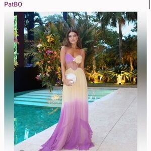 LOOKING FOR THIS DRESS IN SIZE 2 or 4